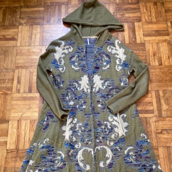 Free People Long Green and White Patterned Bohemian Sweater Size XS - Picture 5 of 11